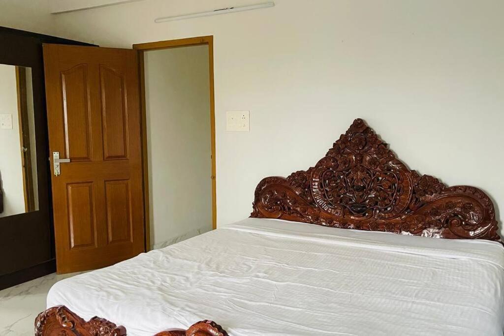 Rajamandiram 3Bhk Ac Apartment In Trivandrum Central トリバンドラム エクステリア 写真