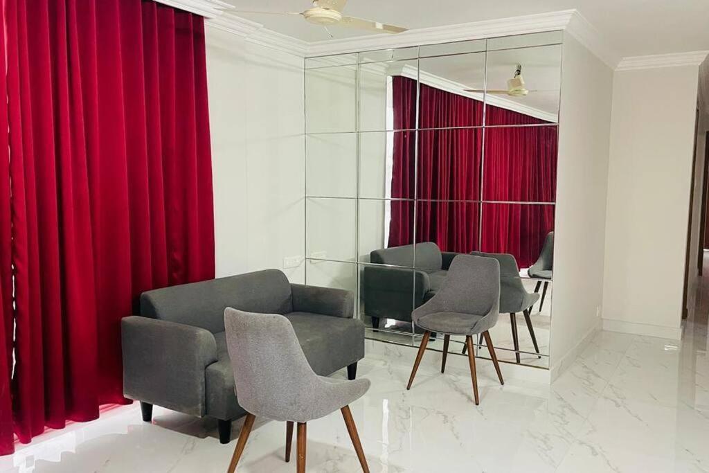 Rajamandiram 3Bhk Ac Apartment In Trivandrum Central トリバンドラム エクステリア 写真