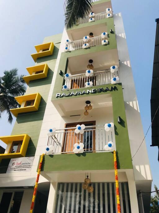 Rajamandiram 3Bhk Ac Apartment In Trivandrum Central トリバンドラム エクステリア 写真