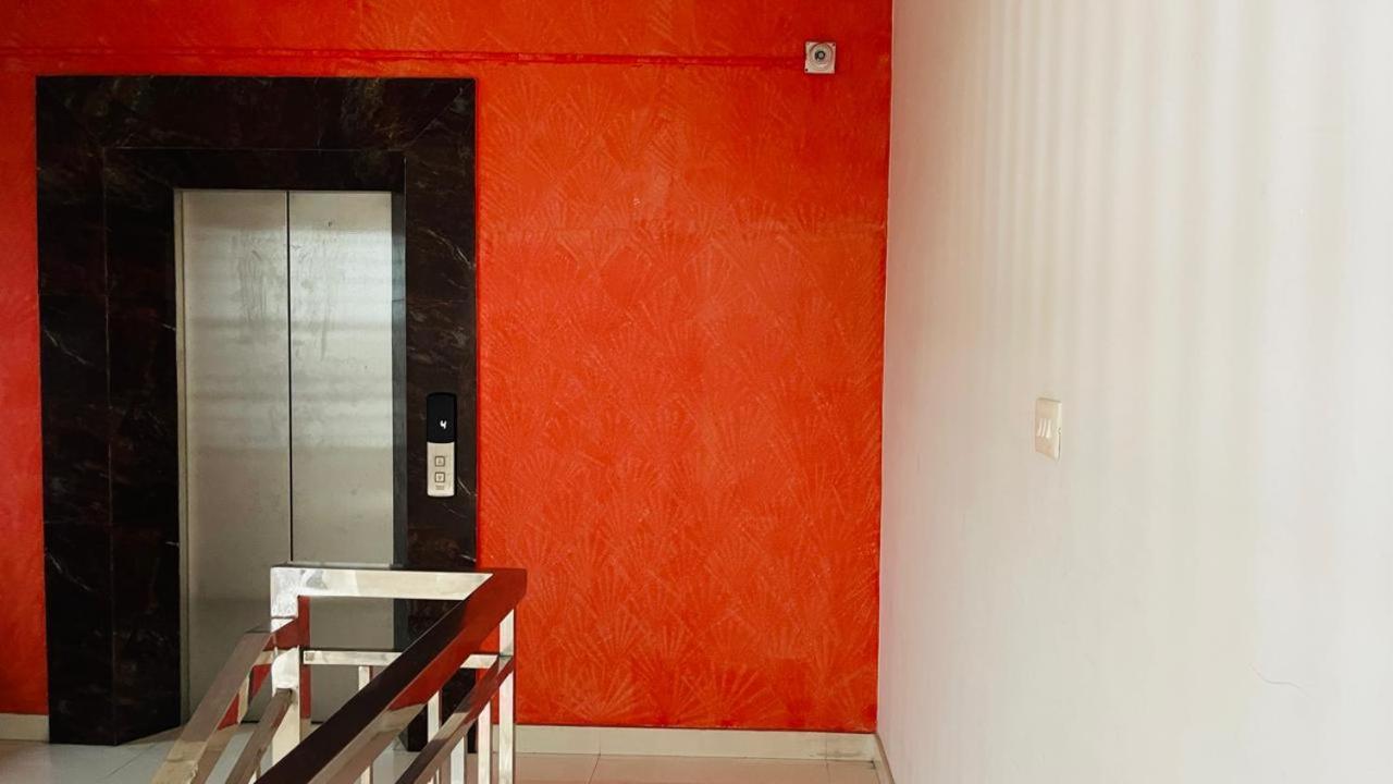 Rajamandiram 3Bhk Ac Apartment In Trivandrum Central トリバンドラム エクステリア 写真